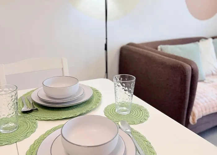 S1 Rm 1132 Nest In Shore 1 Residences 2 Bedroom Poolview * Manila