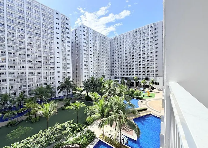 S1 Rm 1132 Nest In Shore 1 Residences 2 Bedroom Poolview Apartment *