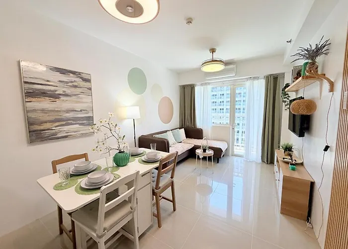 Apartment S1 Rm 1132 Nest In Shore 1 Residences 2 Bedroom Poolview *