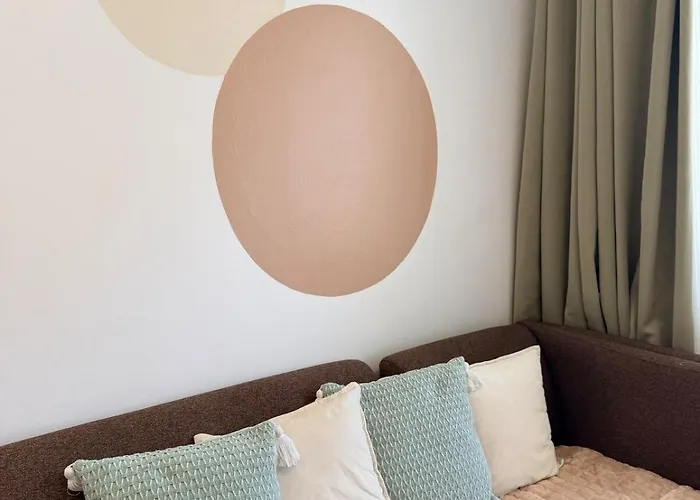 Apartment S1 Rm 1132 Nest In Shore 1 Residences 2 Bedroom Poolview *